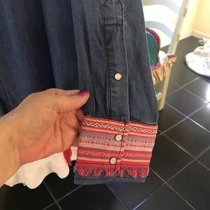 JACHS Girlfriend Tops - Jachs NY jean blouse with trim XL JACHS Girlfriend Tops - Jachs NY jean blouse with trim XL